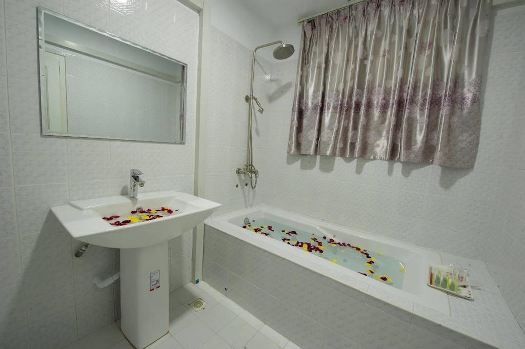 Taw Win Myanmar Hotel Mandalay Phòng bức ảnh